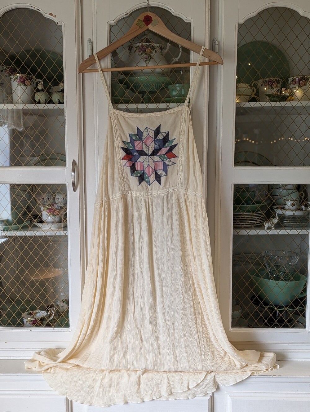 ⭐ UO Alina Embroidered Patchwork Quilted Star Cream Boho Embroidered Maxi Dress - Picture 7 of 16